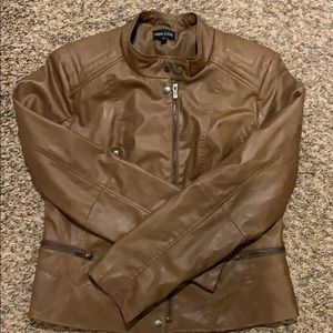 MOVING SALE Make an offer on this cutebrown jacket